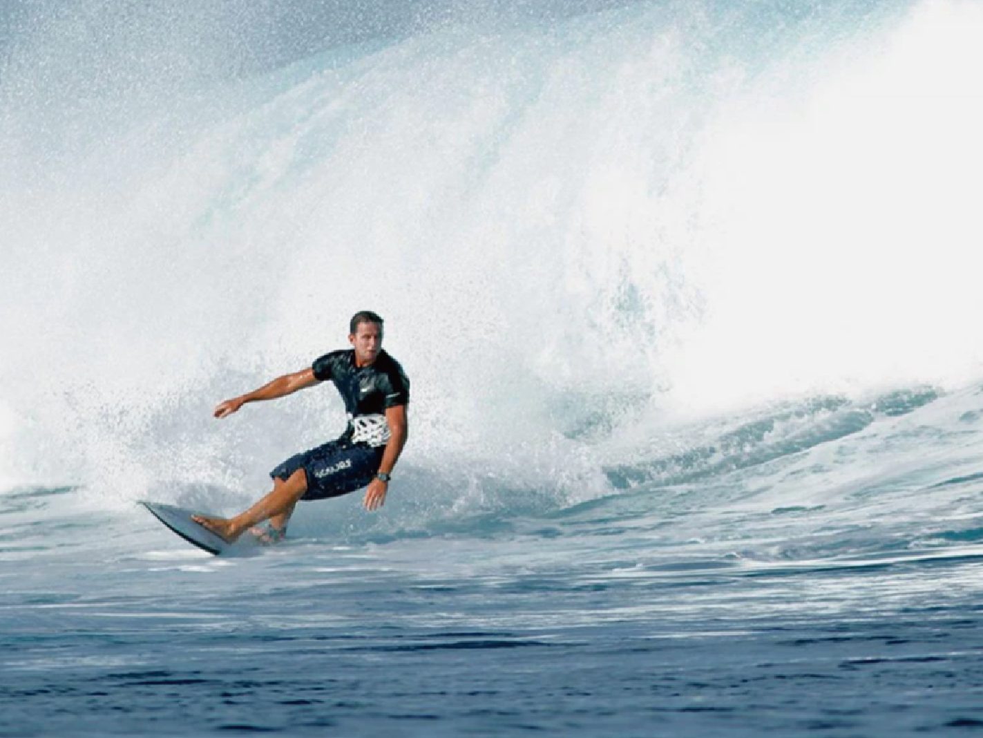 Surf with Six Senses (Tropicsurf的衝浪學院)