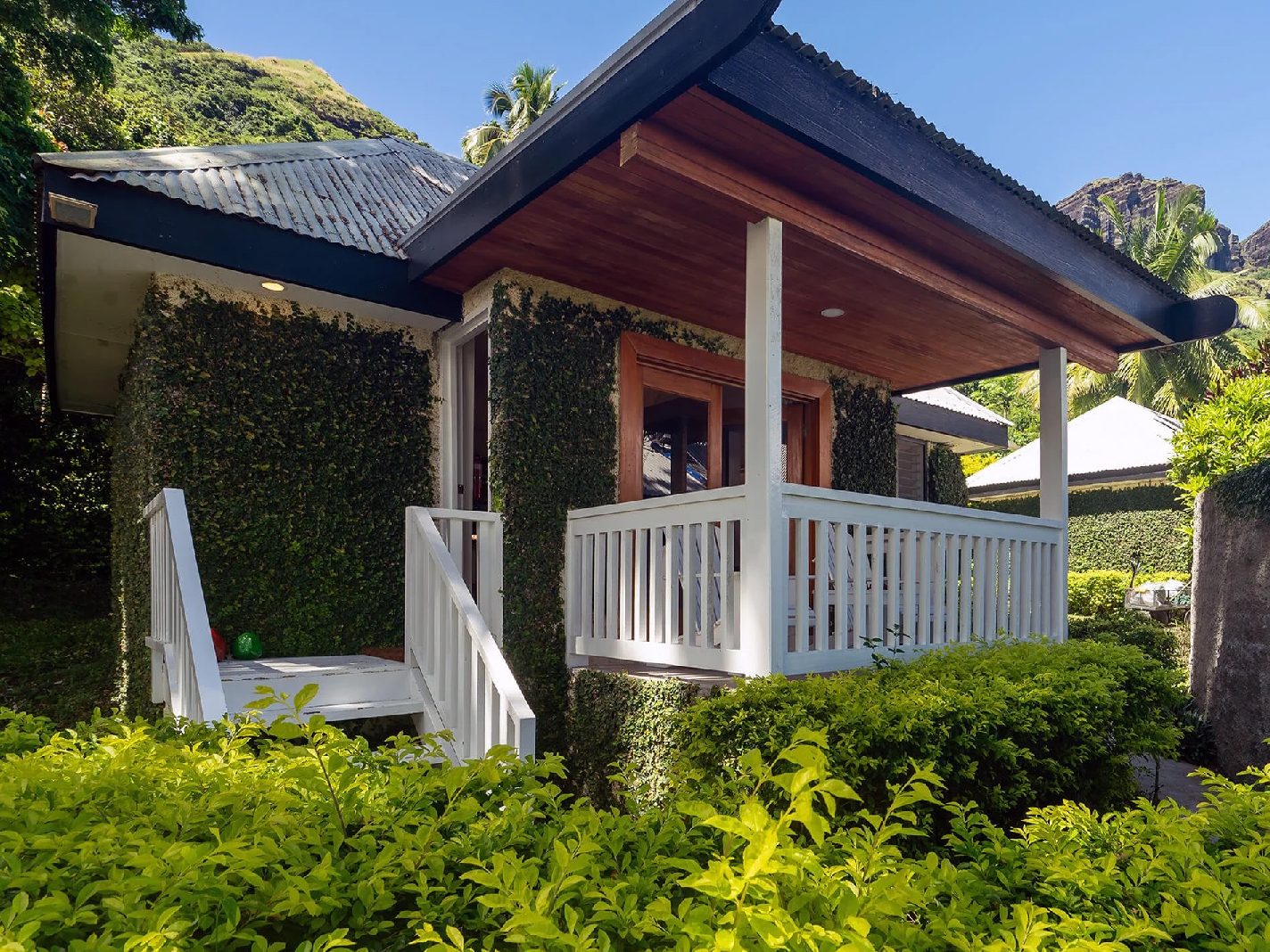Waya Island Resort (瓦亞島餐廳與酒吧)